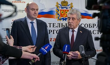 Евгений Солнцев впервые отчитался перед депутатами Заксобрания